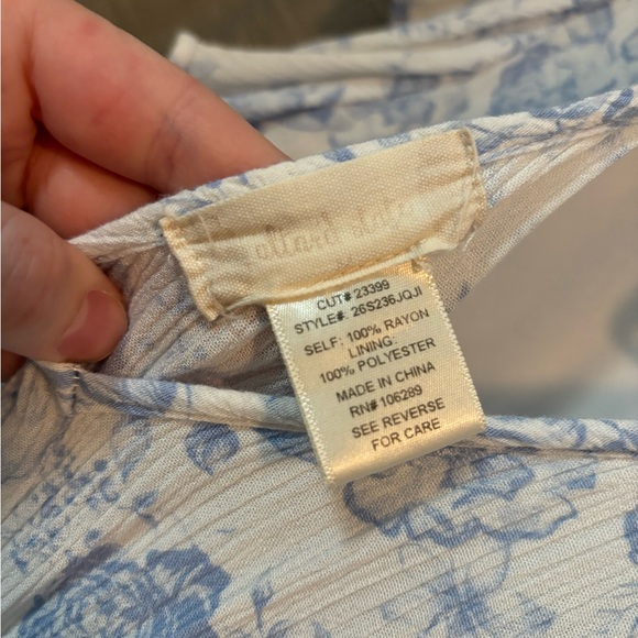 White and blue patterned romper - Picture 2 of 3